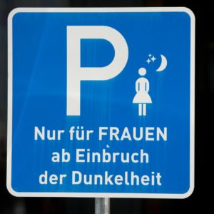 Dürfen Männer auf Frauenparkplätzen parken?